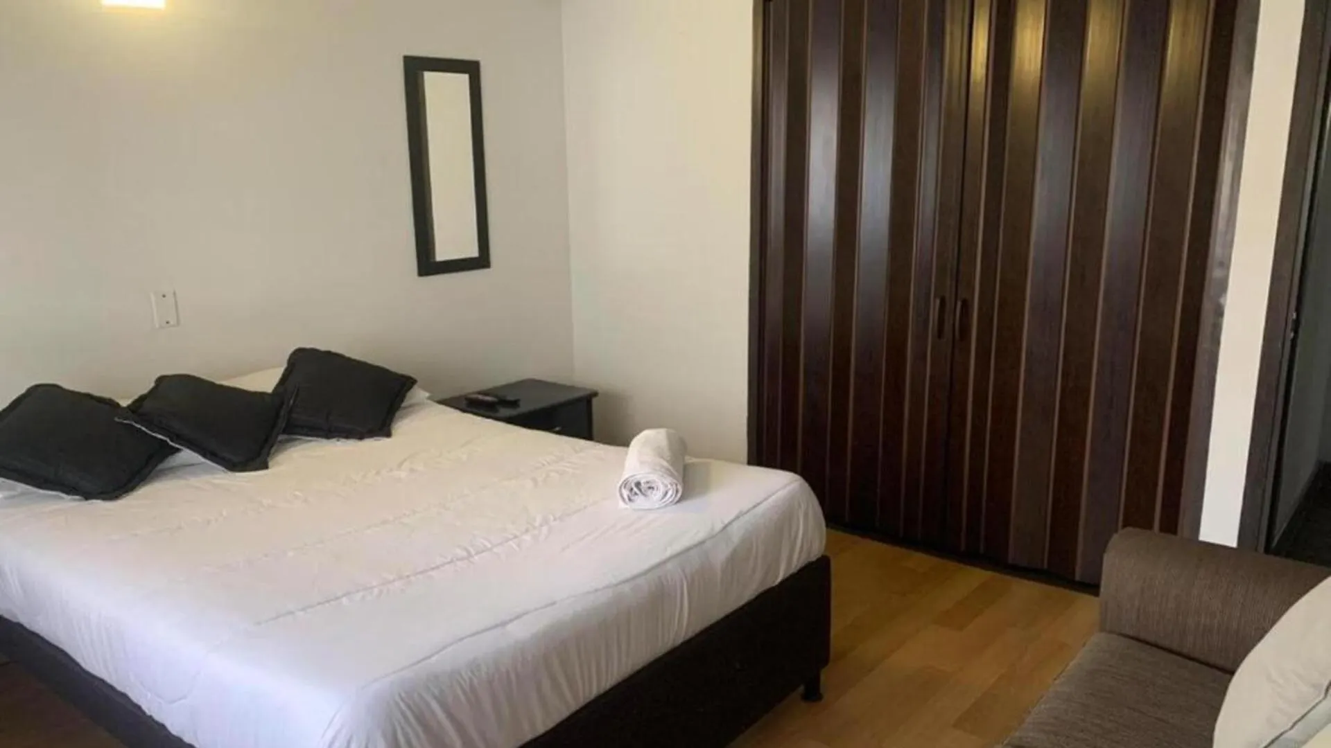 Casa Colonial La Esperanza, Cerca Al Aeropuerto El Dorado- Familiar Villa Bogota Holiday home